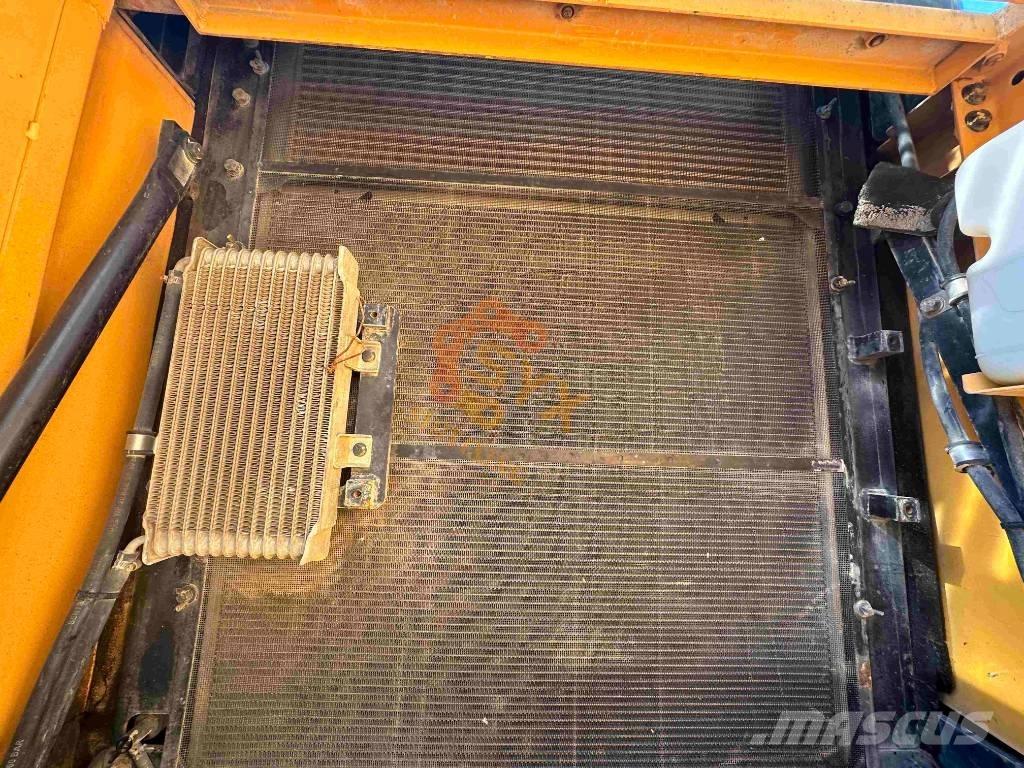 Hyundai Robex 520 VS Lánctalpas kotrók