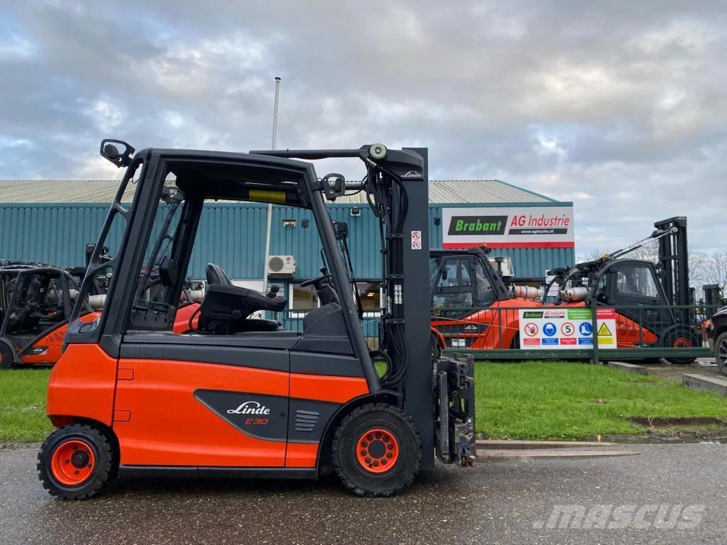 Linde E30L-01 Elektromos targoncák