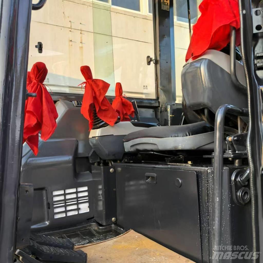 Komatsu PC 55 MR Mini kotrók < 7t