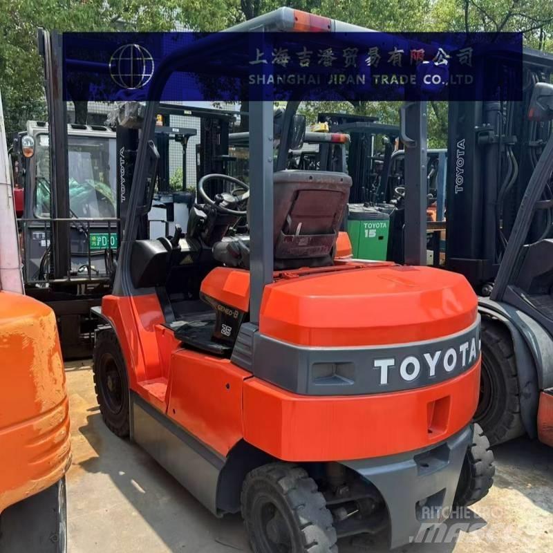 Toyota 7 FB 25 Elektromos targoncák