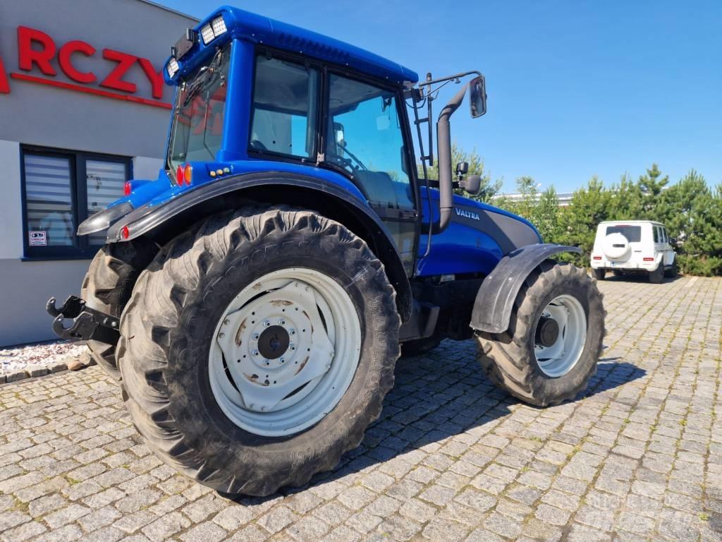 Valtra T 140 Traktorok