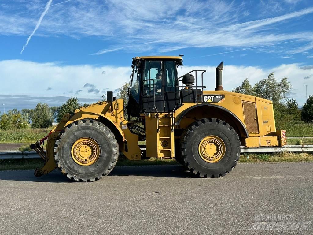 CAT 980H Gumikerekes homlokrakodók