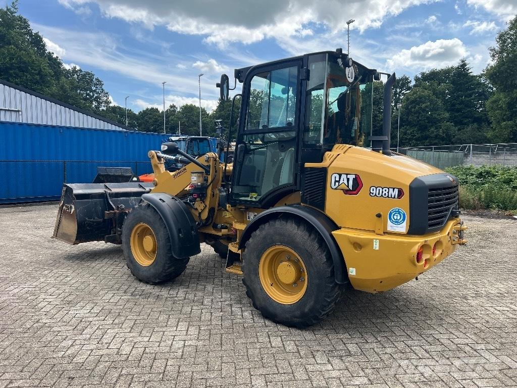 CAT 908M - 908 M Gumikerekes homlokrakodók