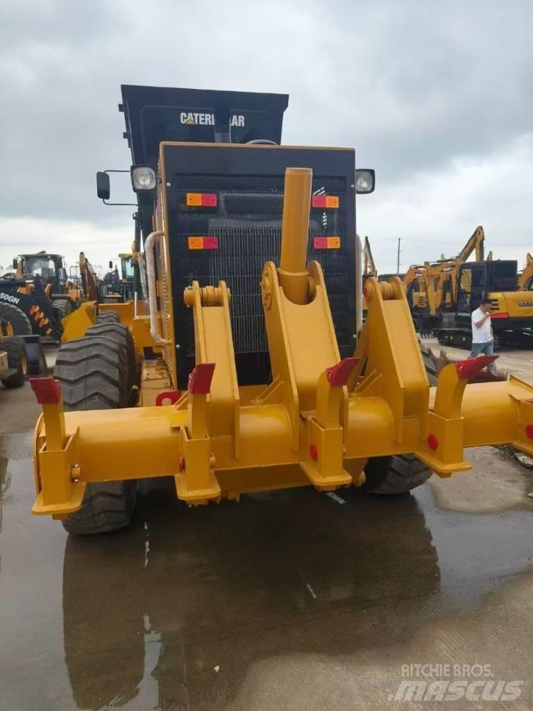 CAT 140K Gréderek