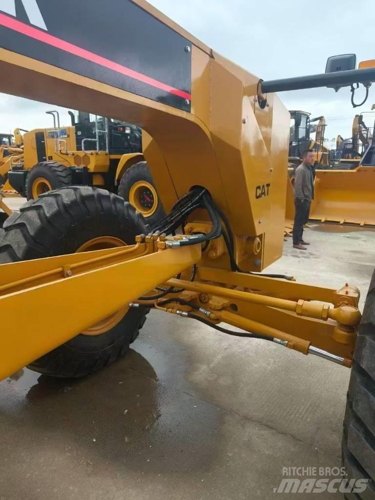 CAT 140K Gréderek