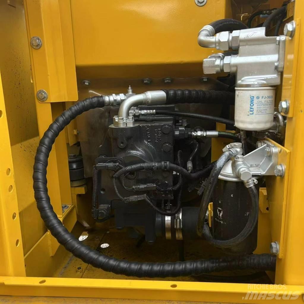 Komatsu 130-7 Lánctalpas kotrók