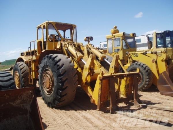 CAT 988 A Gumikerekes homlokrakodók