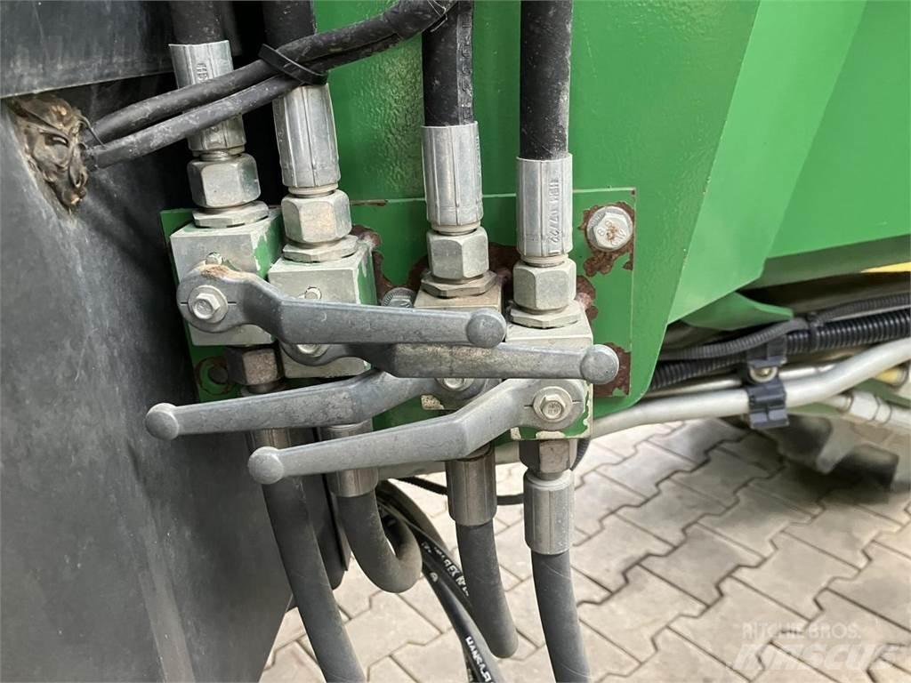 John Deere 6155R Traktorok
