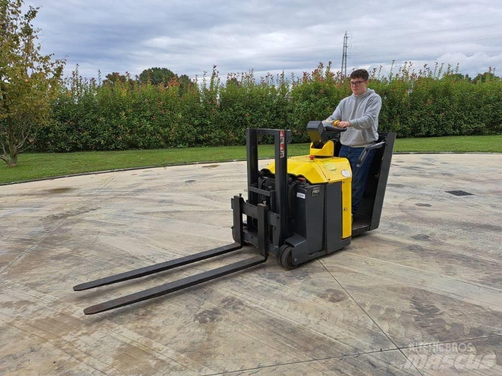 Combilift CS 600 Gyalogkíséretű targonca