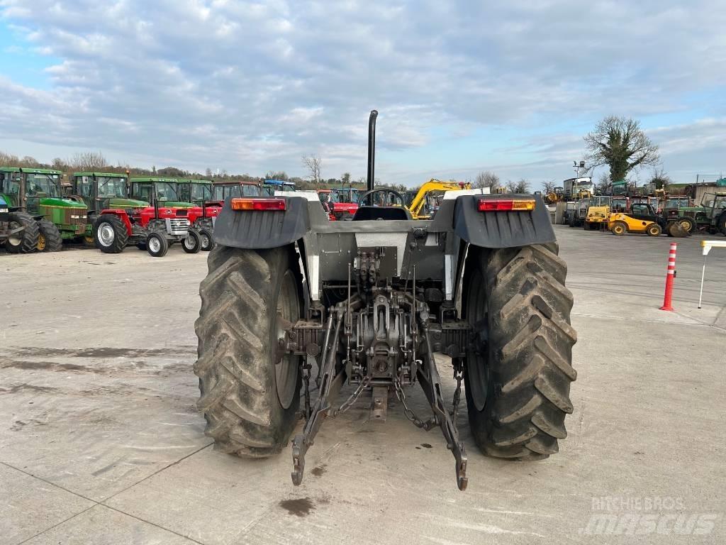 Massey Ferguson 375 Traktorok