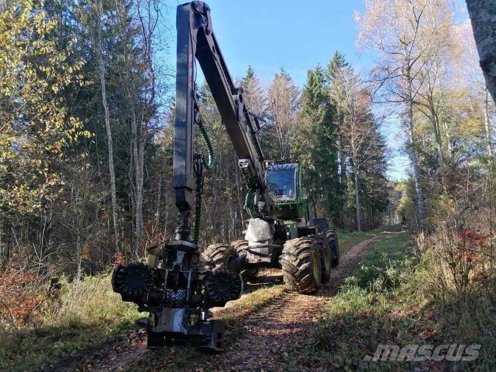 John Deere 1270 G Betakarítók