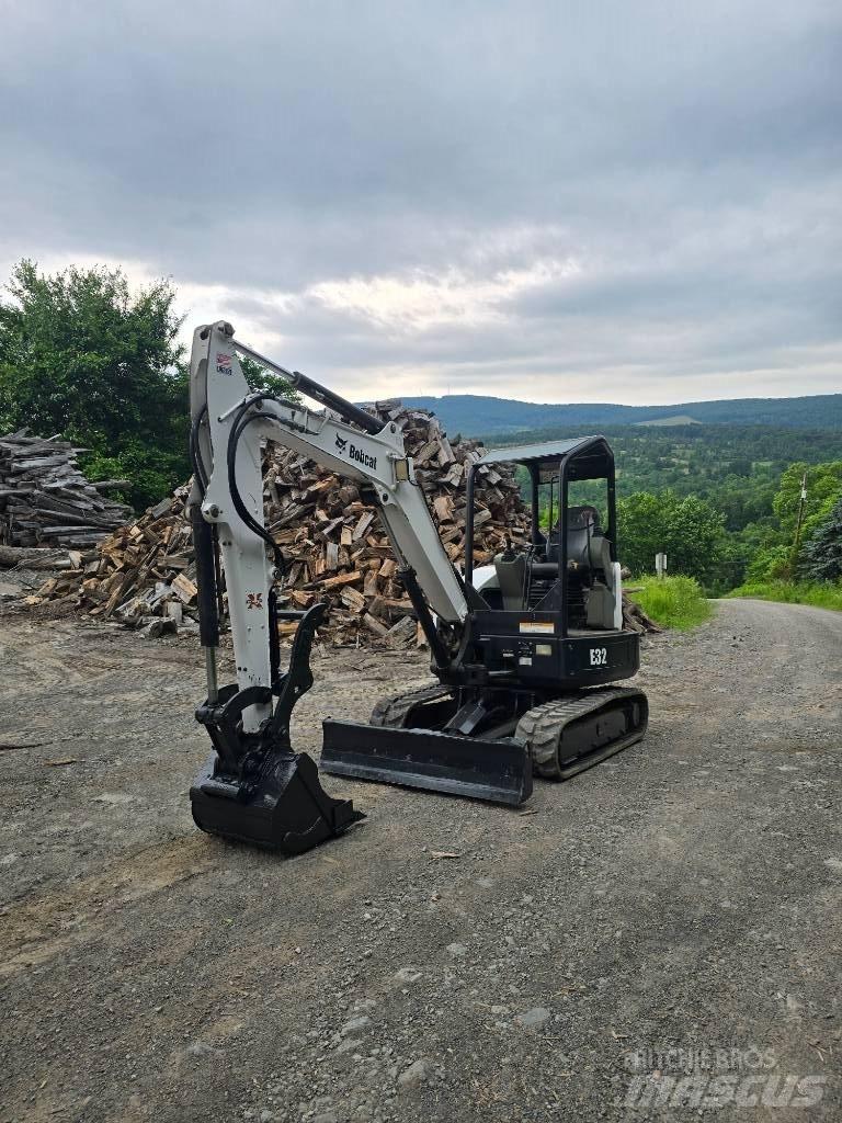 Bobcat E 32 Mini kotrók < 7t