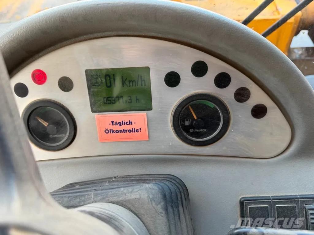 Terex TL 80 Gumikerekes homlokrakodók