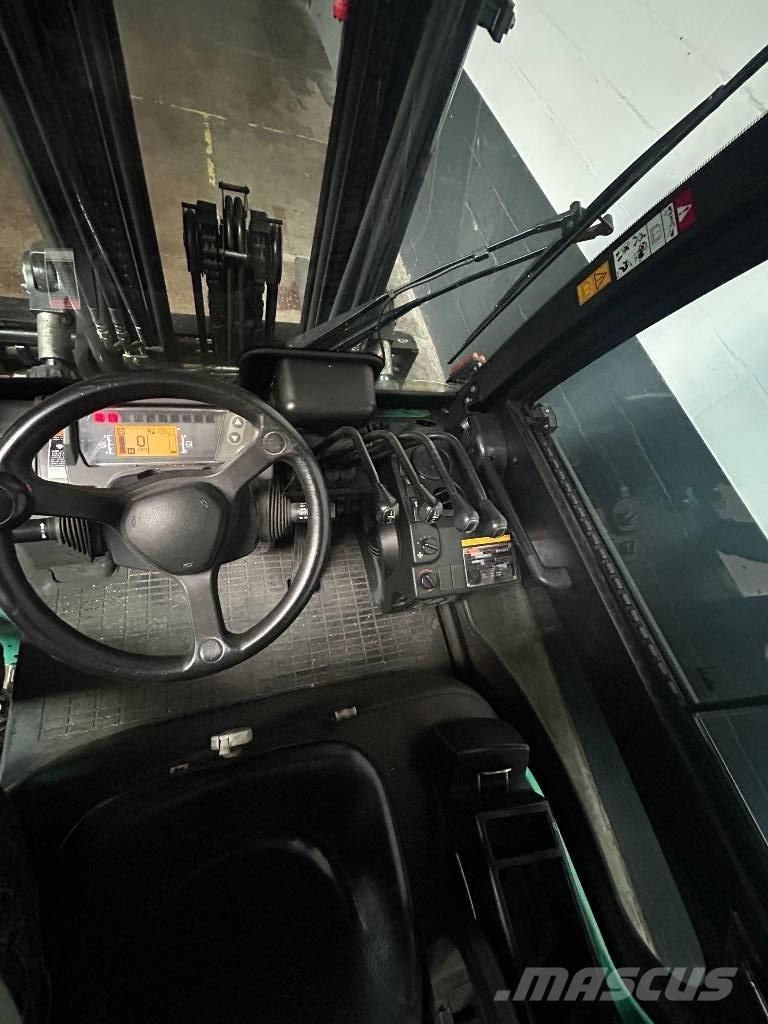 Mitsubishi FD 40 N Dízel targoncák
