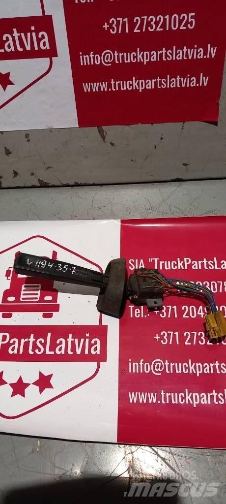 Volvo FH 12.   1624133 Vezetőfülke és belső tartozékok