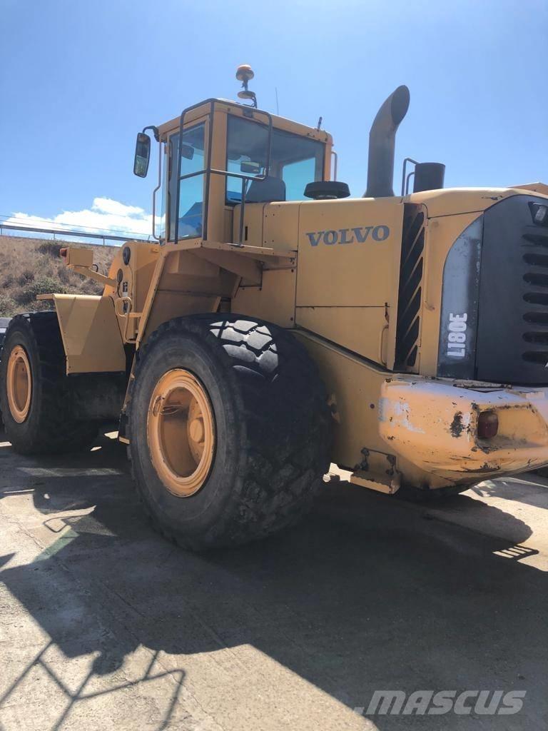 Volvo L 180 E Gumikerekes homlokrakodók