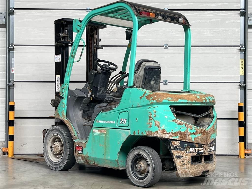 Mitsubishi FD25N Dízel targoncák