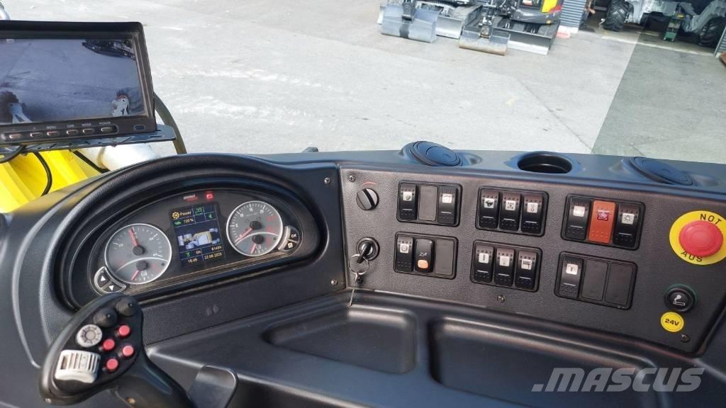 Menzi Muck M520 Gumikerekes kotrók