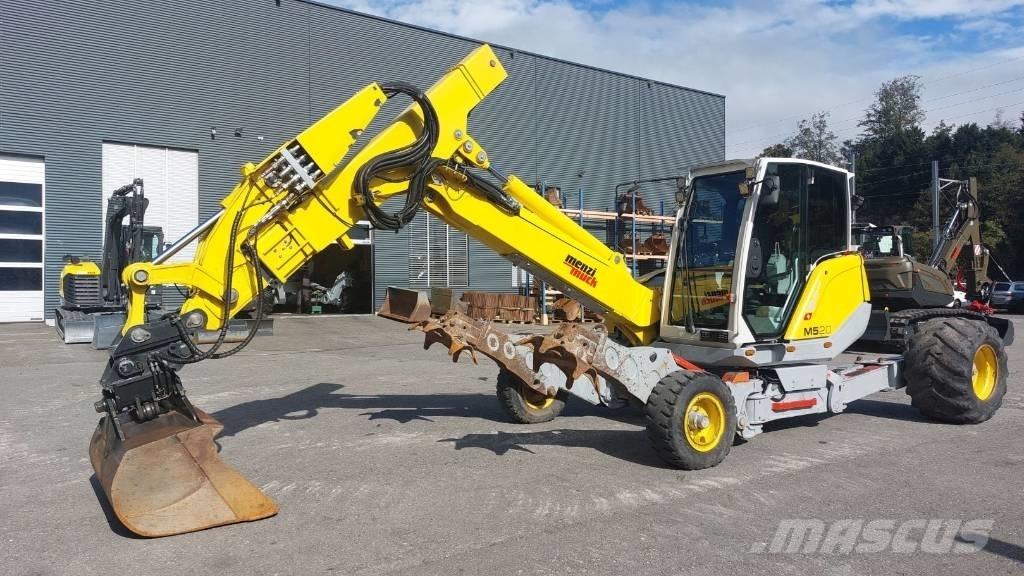 Menzi Muck M520 Gumikerekes kotrók