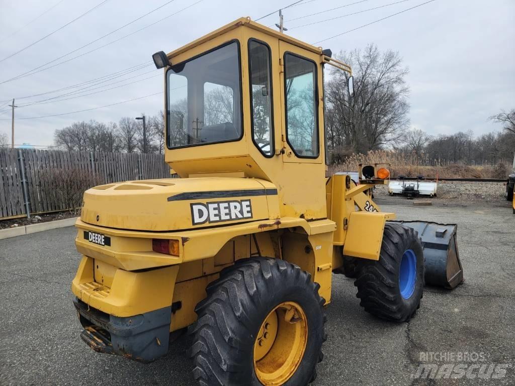 John Deere 244H Gumikerekes homlokrakodók