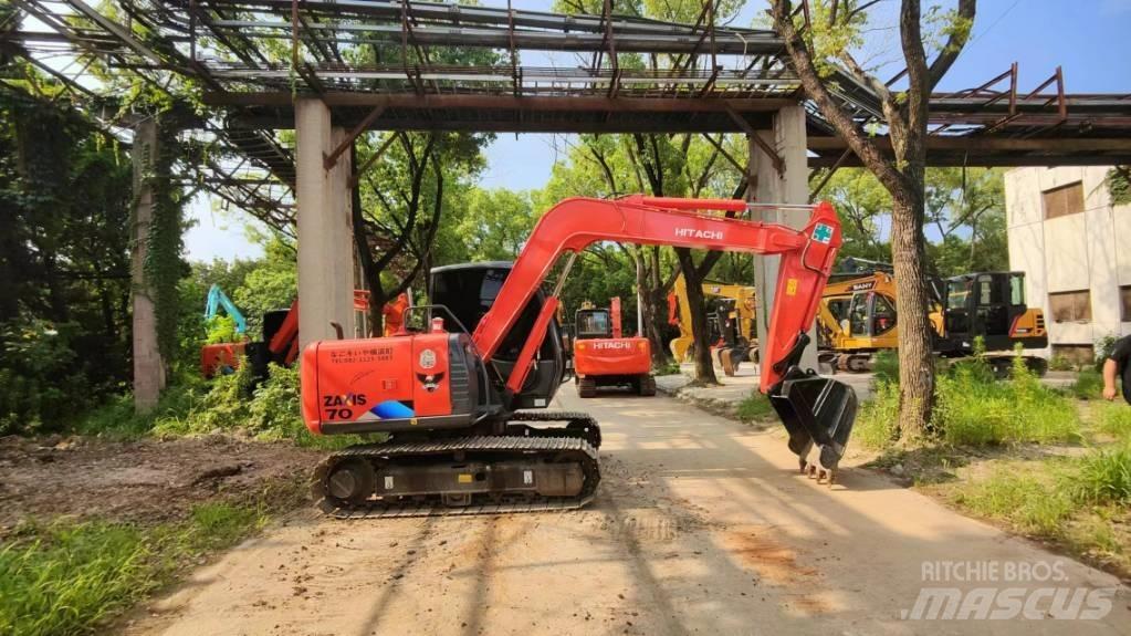 Hitachi ZX 70 Közepes (midi) kotrók 7 t - 12 t