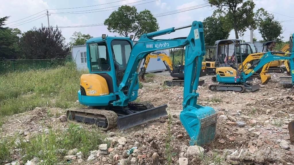 Komatsu U35 Mini kotrók < 7t