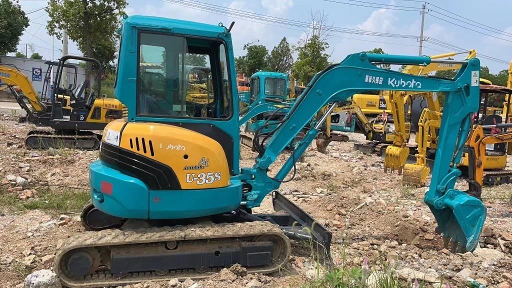 Komatsu U35 Mini kotrók < 7t