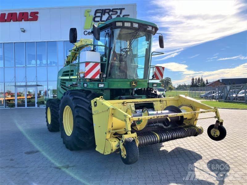 John Deere 7300 Önjáró szecskázók
