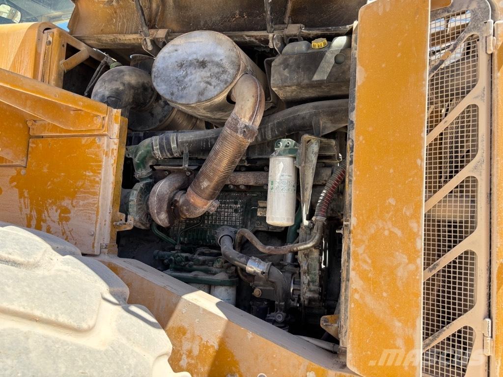 Volvo L 220 E Gumikerekes homlokrakodók