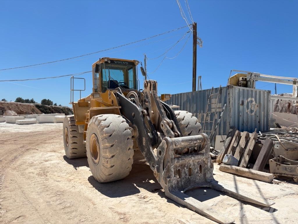 Volvo L 220 E Gumikerekes homlokrakodók
