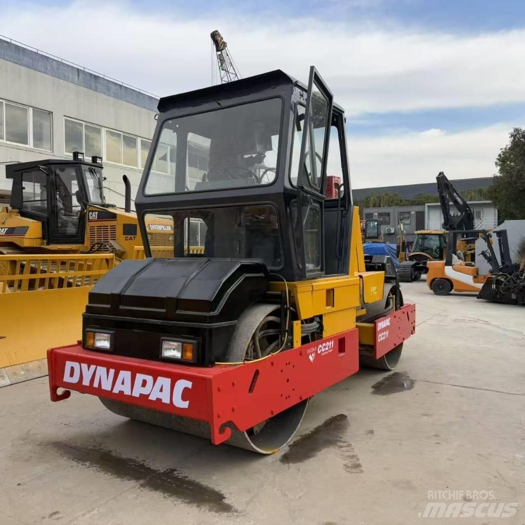 Dynapac CC 211 Ikerdobos hengerek