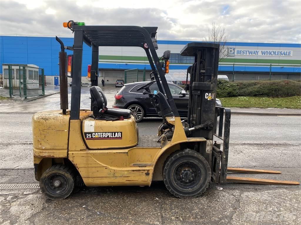 CAT DP25K Dízel targoncák