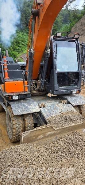 Doosan D 140W-5 Gumikerekes kotrók