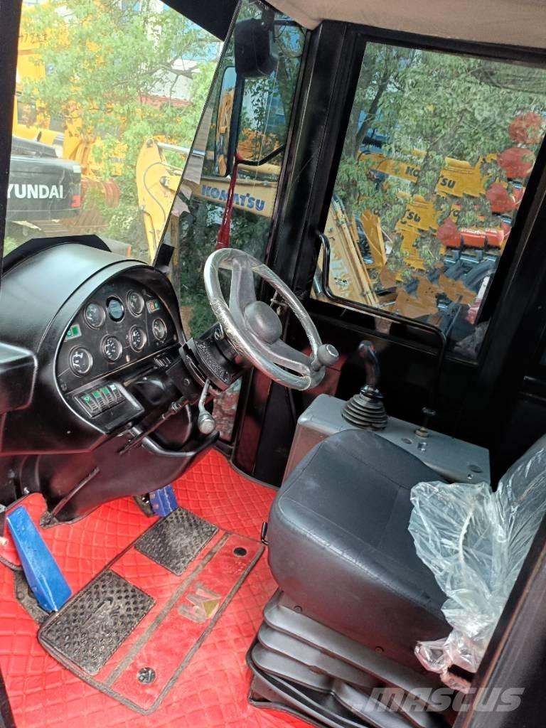 CAT 950 H Gumikerekes homlokrakodók