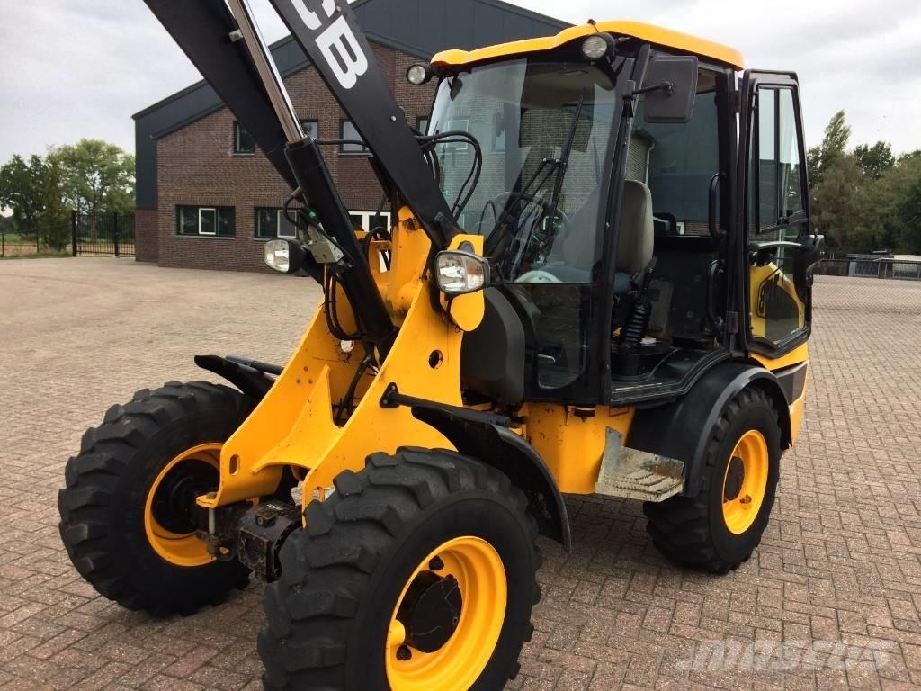 JCB 406 Gumikerekes homlokrakodók
