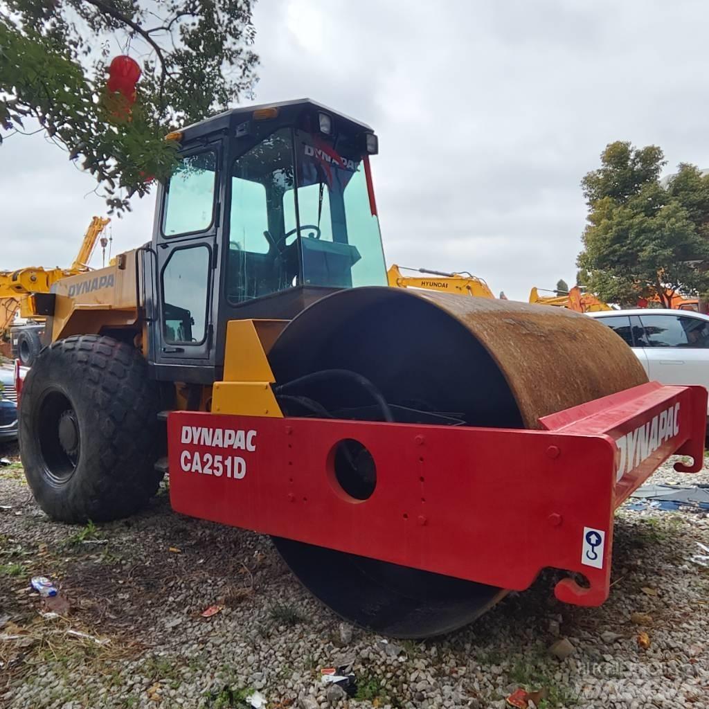 Dynapac CA 251 Egydobos hengerek