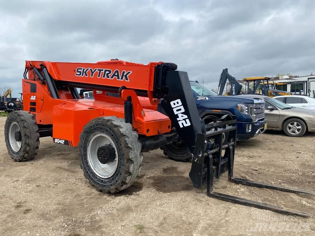 SkyTrak 8042 Teleszkópos rakodók