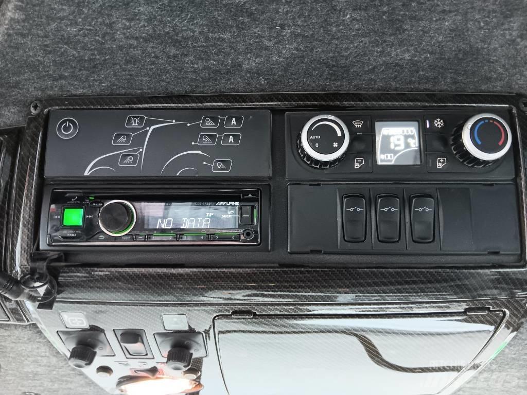 Valtra T 214 D Traktorok