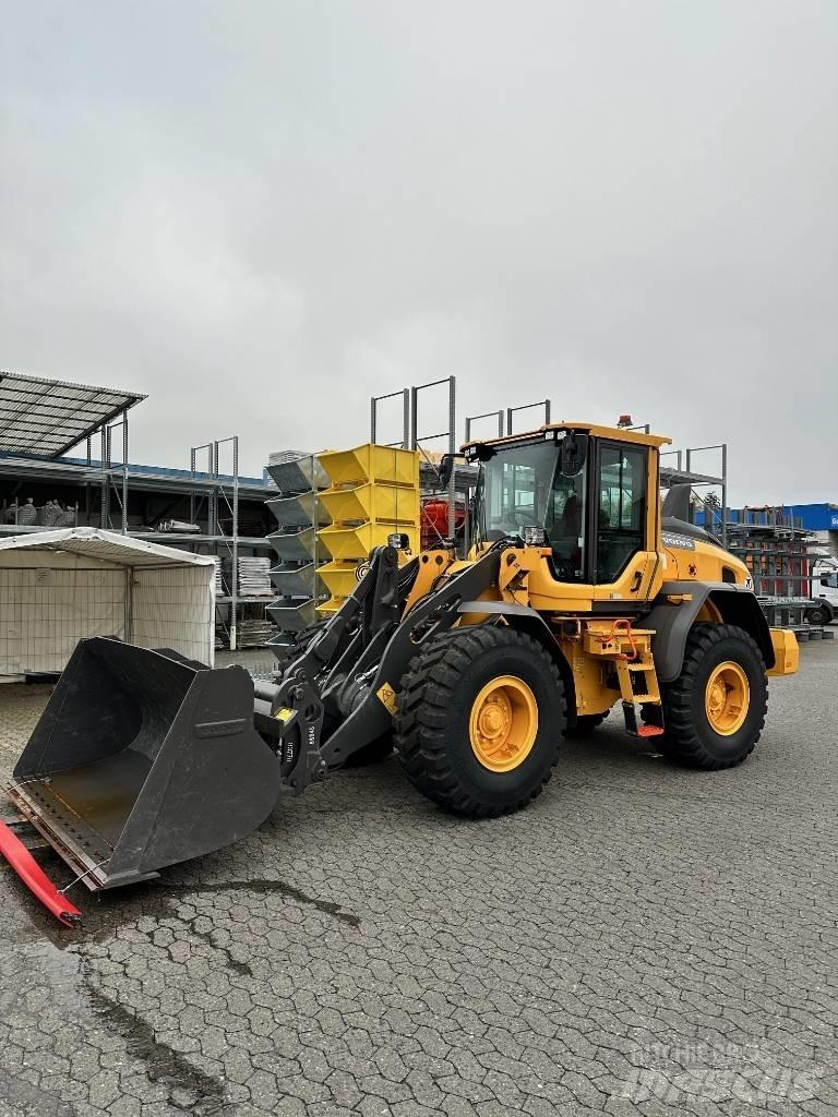 Volvo Radlader L60H Gumikerekes homlokrakodók