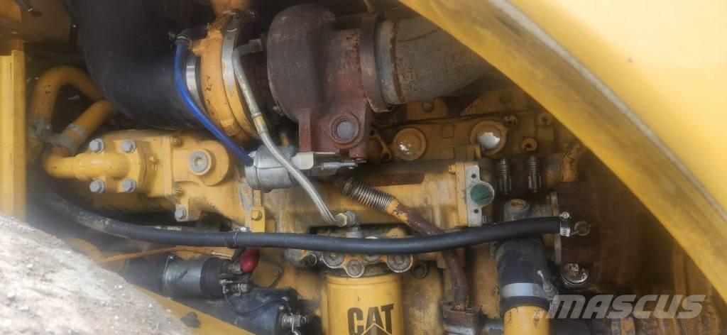 CAT 972 H Gumikerekes homlokrakodók