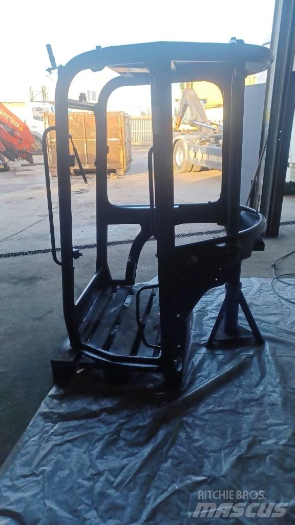 Yanmar Vio 45 Vezetőfülke és belső tartozékok