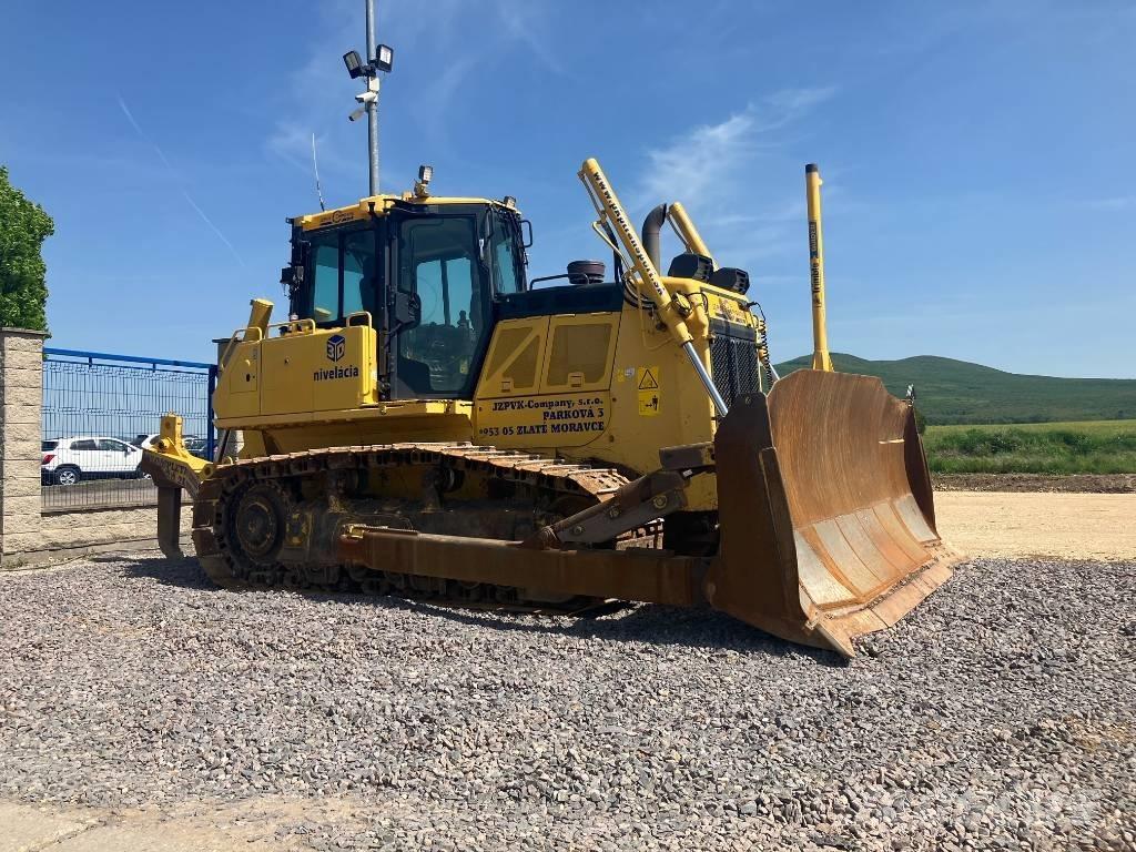 Komatsu D65 EX-18 lánctalpas dózerek