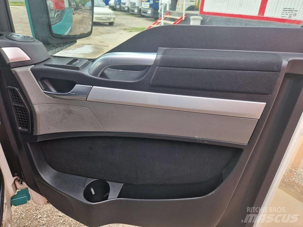 MAN TGX 26.440 Vezetőfülke és belső tartozékok