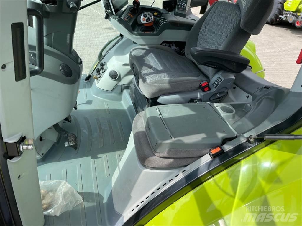 CLAAS Axion 810 CM Traktorok