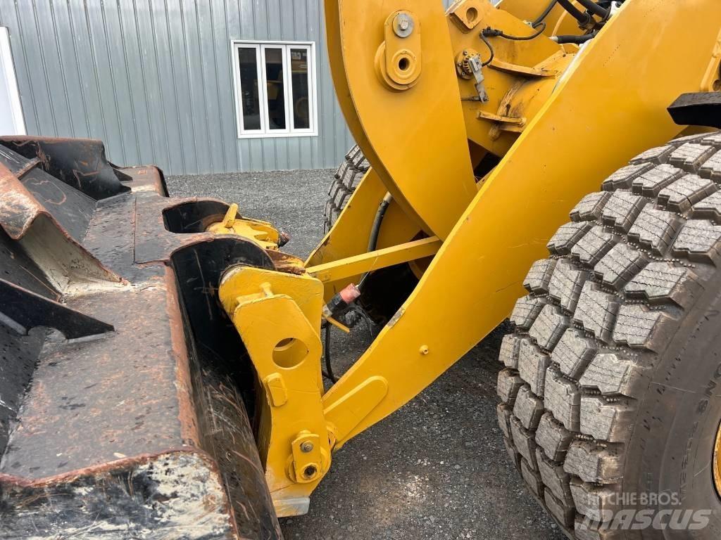 CAT 926 M Gumikerekes homlokrakodók