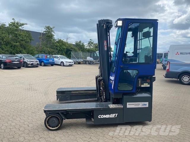 Combilift C4500E Tolóoszlopos négyutas targonca