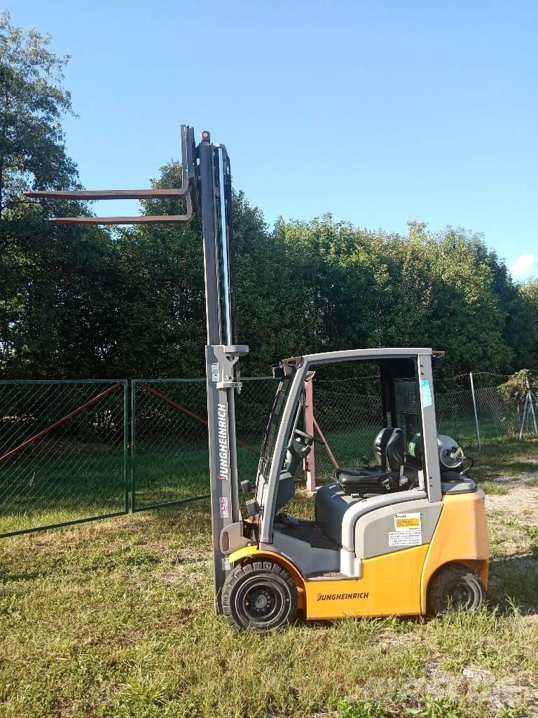 Jungheinrich TFG 320 Gázüzemű targoncák