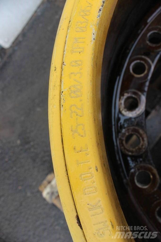 Volvo L 180 Gumiabroncsok, kerekek és felnik