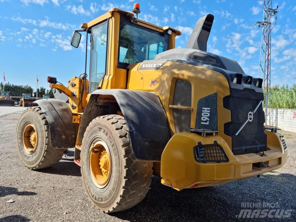Volvo L 90 H Gumikerekes homlokrakodók