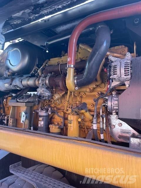 CAT M3026 MH Válogató berendezések